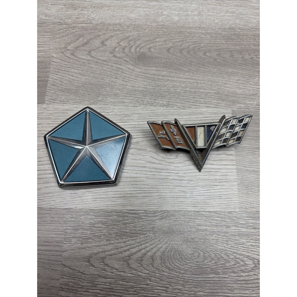 VTG 1964-1967 Chevrolet Emblem Chevelle El Camino & Chrysler Pentastar 1960-80s